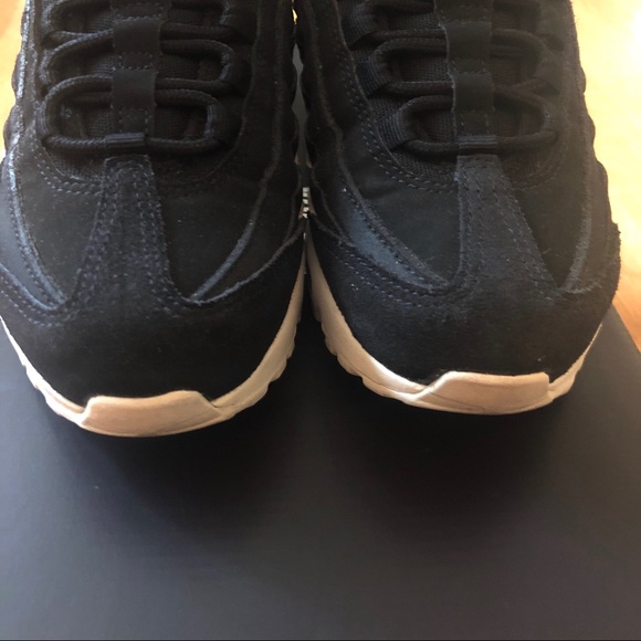 Nike Women's Air Max 95 Premium Running - Picture 5 of 12